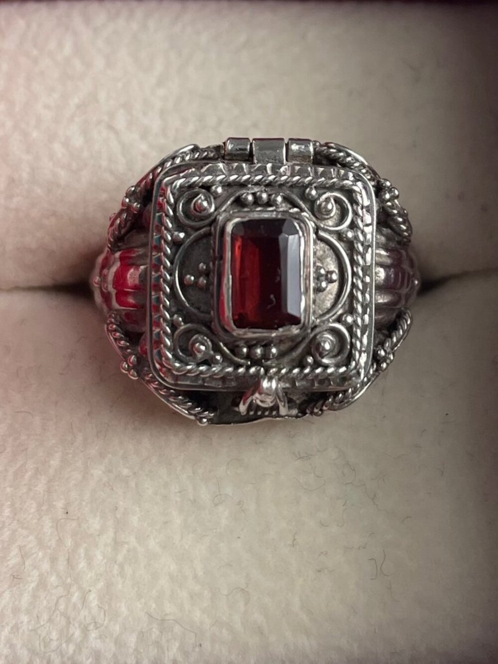 Vintage Sterling Silver Garnet Poison Ring Locket Secret Box Size 7